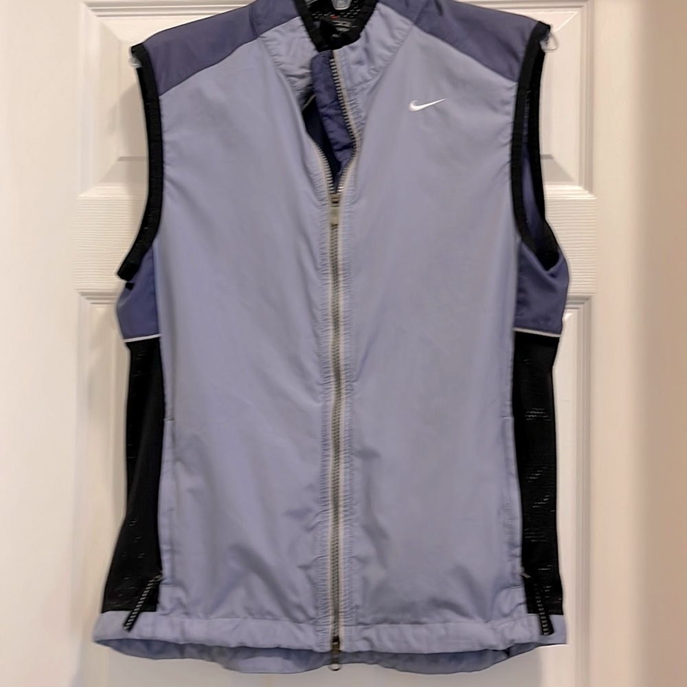 Nike women’s full zip reflective running vest used size extra-large